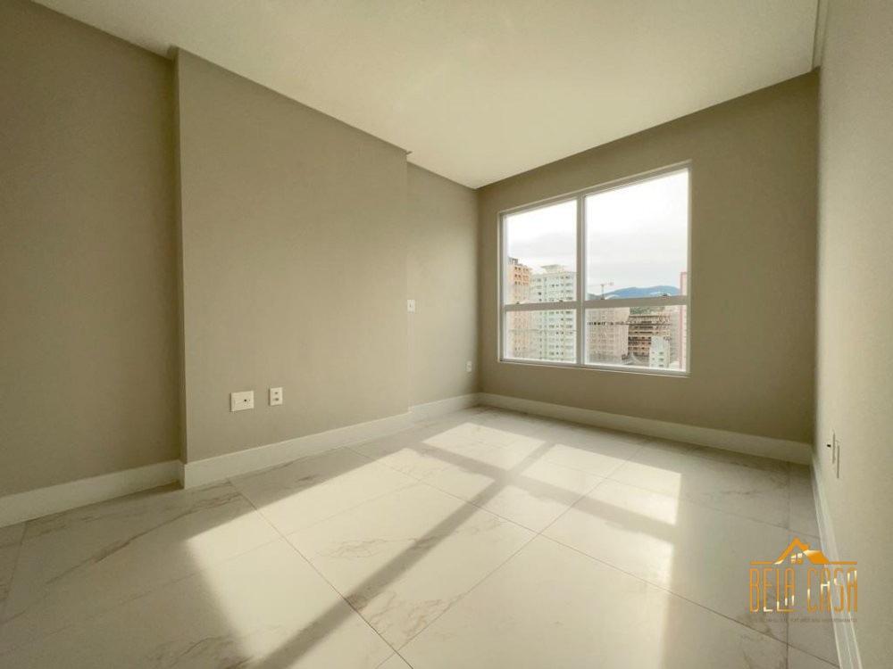 Novo na Meia Praia - tima localizao!