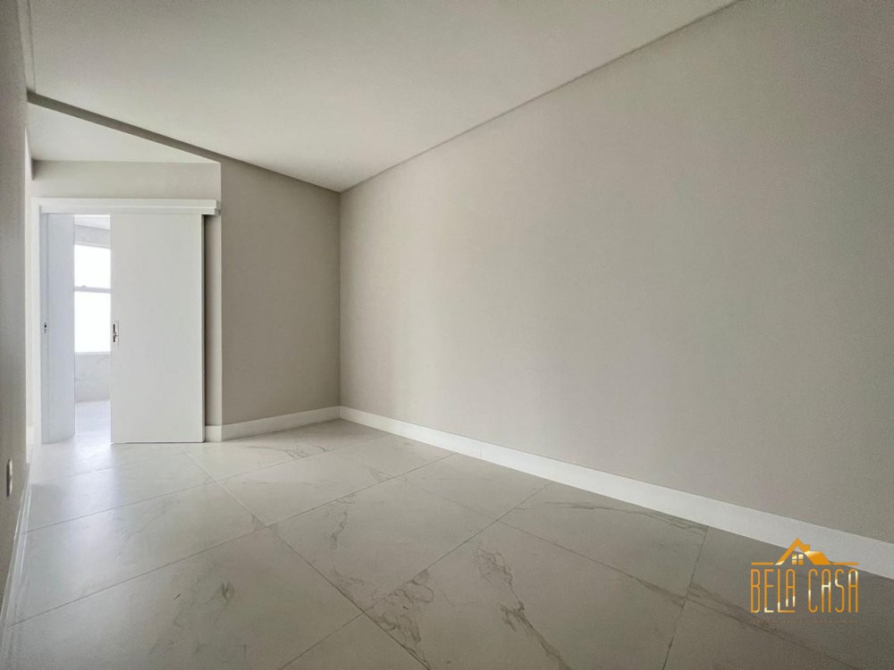 Apto Novo com Excelente Vista!!!