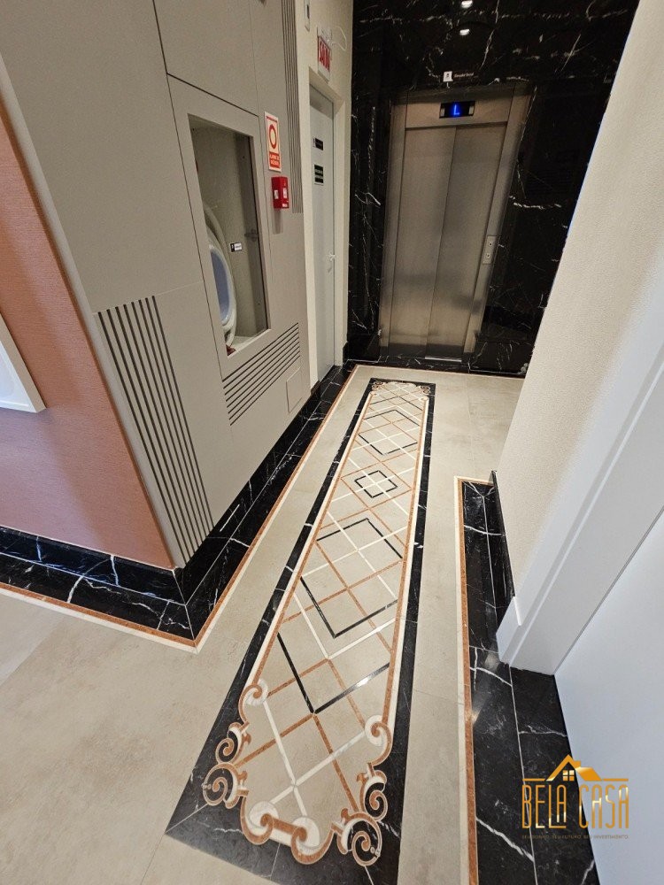 Excelente Imvel Novo em Meia Praia