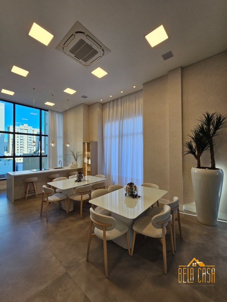 Excelente Imvel Novo em Meia Praia